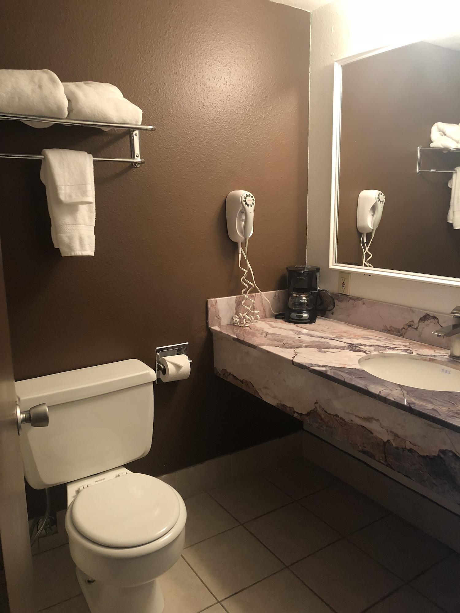 Fairbridge Inn & Suites - ルイストン エクステリア 写真