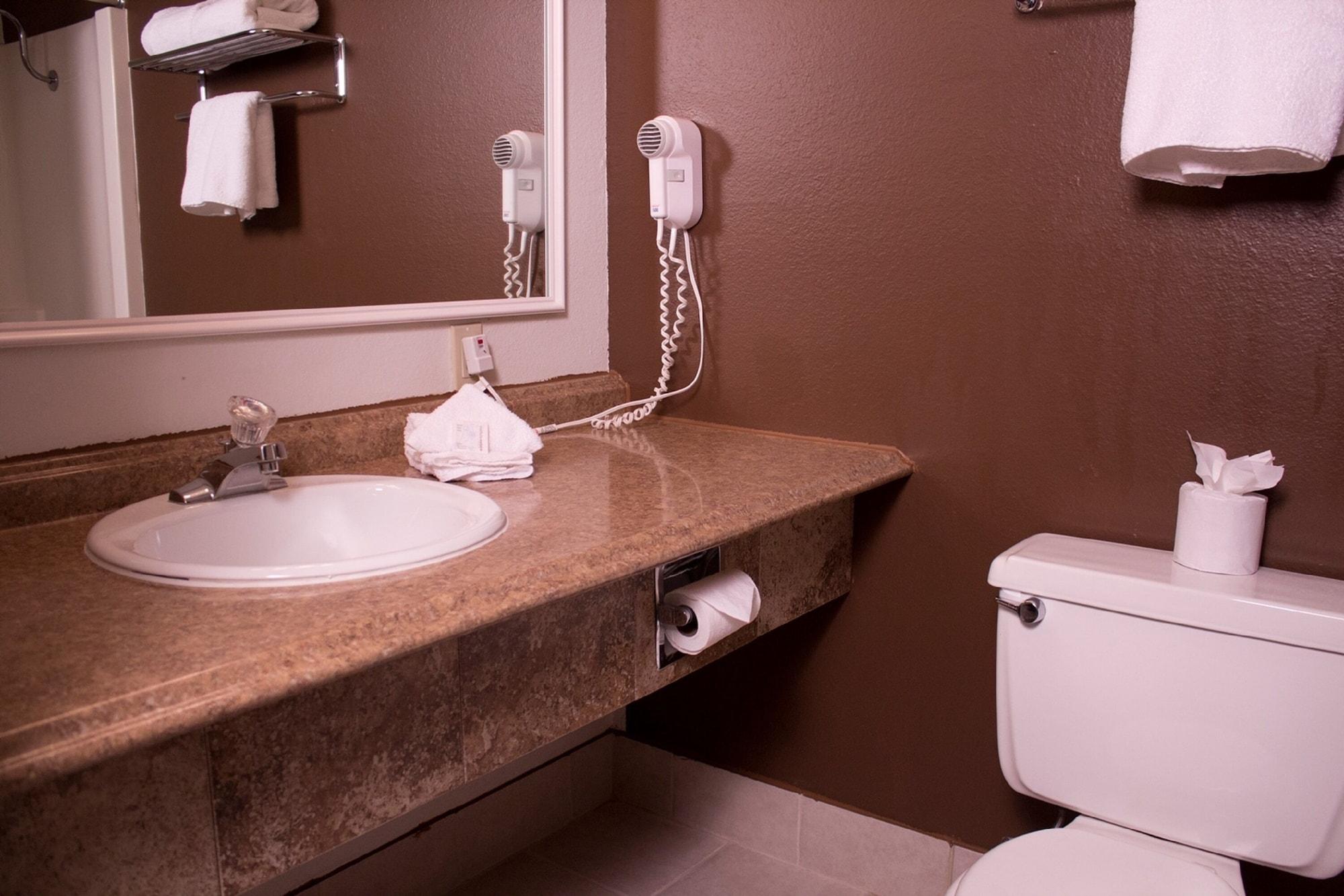 Fairbridge Inn & Suites - ルイストン エクステリア 写真