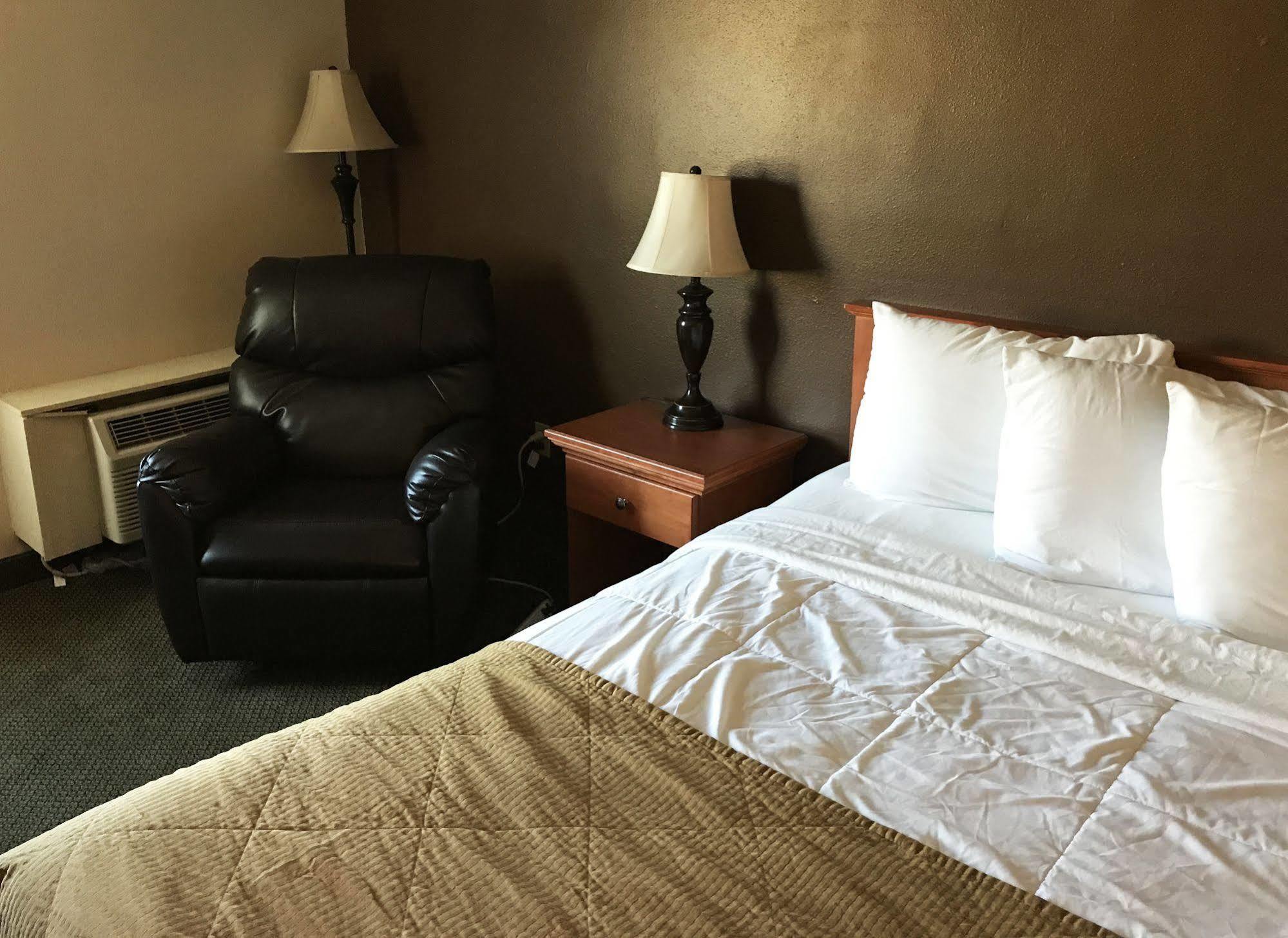 Fairbridge Inn & Suites - ルイストン エクステリア 写真