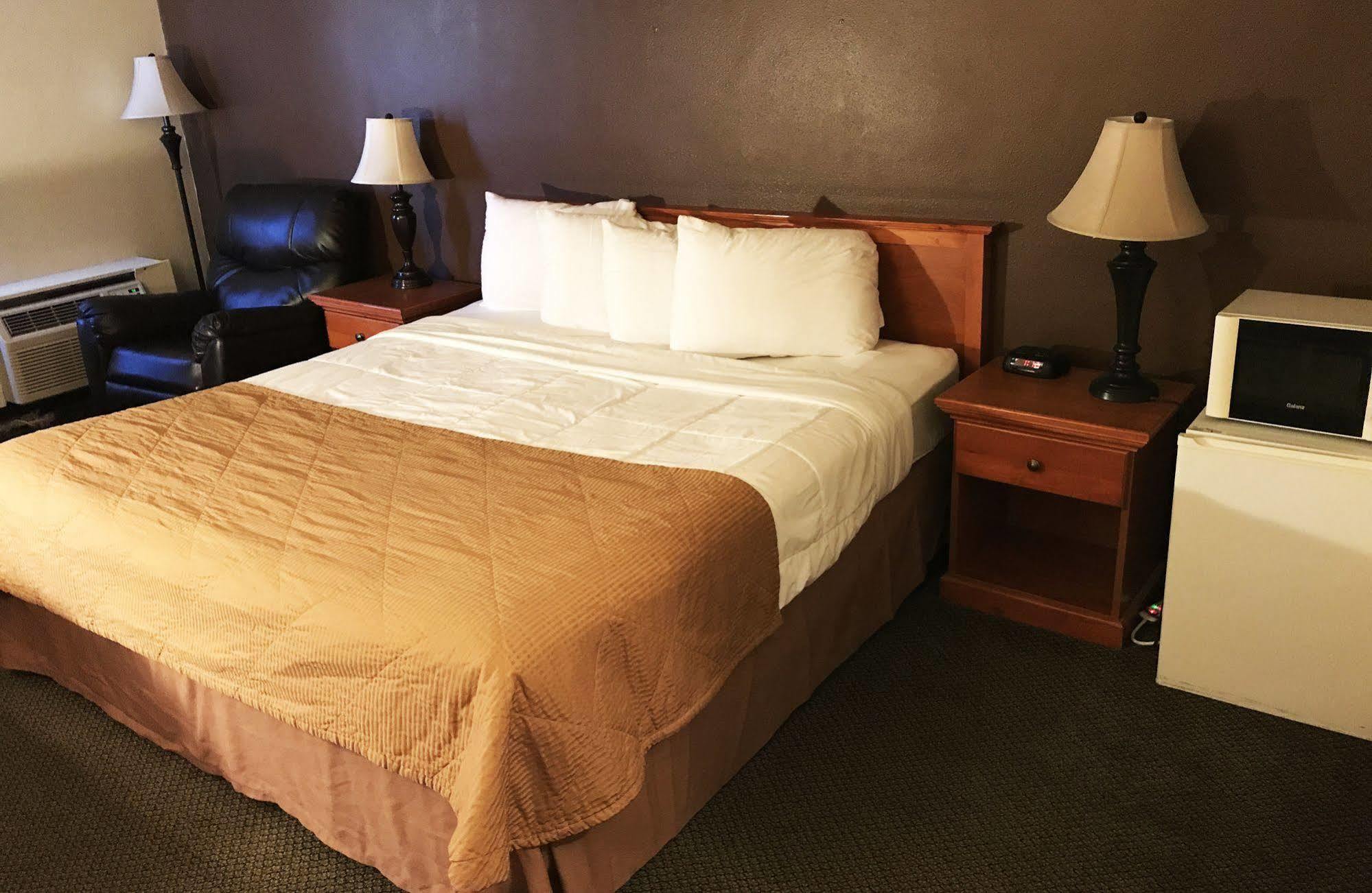Fairbridge Inn & Suites - ルイストン エクステリア 写真
